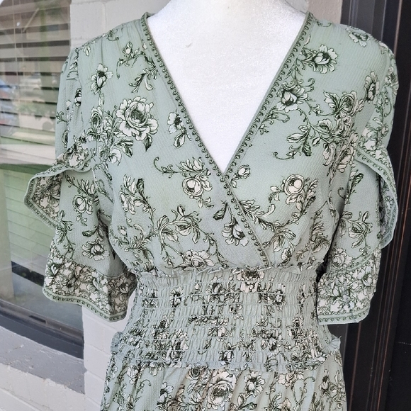 Max Studio Green and White Flutter Sleeve Sundress - Picture 6 of 10